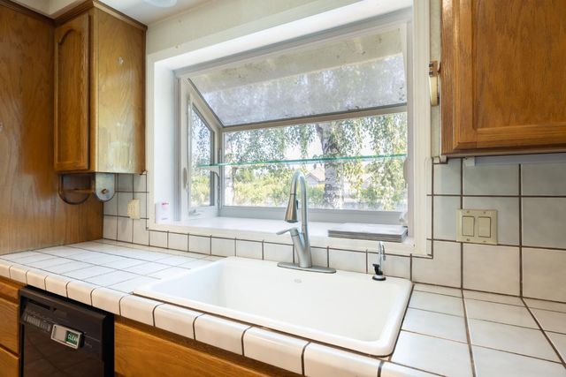 2738 Stony Creek Cir, Acampo, CA 95220
