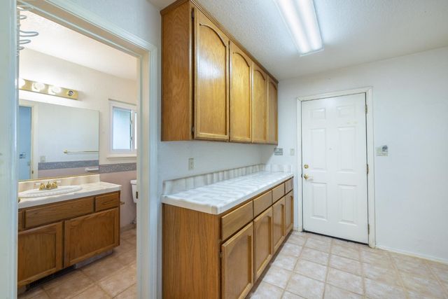 2738 Stony Creek Cir, Acampo, CA 95220