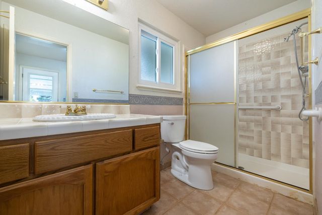 2738 Stony Creek Cir, Acampo, CA 95220