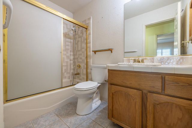 2738 Stony Creek Cir, Acampo, CA 95220