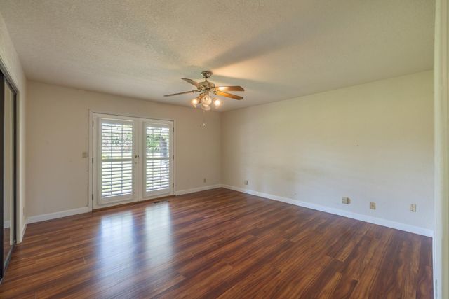 2738 Stony Creek Cir, Acampo, CA 95220