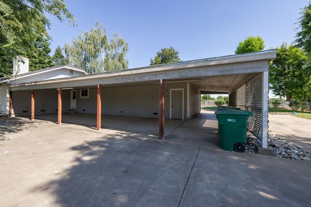 2738 Stony Creek Cir, Acampo, CA 95220
