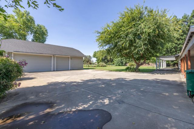 2738 Stony Creek Cir, Acampo, CA 95220