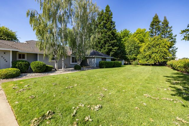 2738 Stony Creek Cir, Acampo, CA 95220