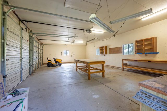 2738 Stony Creek Cir, Acampo, CA 95220