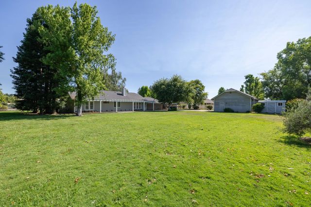 2738 Stony Creek Cir, Acampo, CA 95220