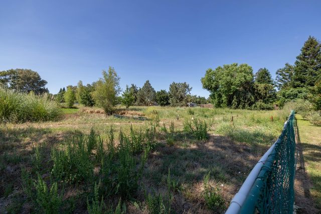 2738 Stony Creek Cir, Acampo, CA 95220