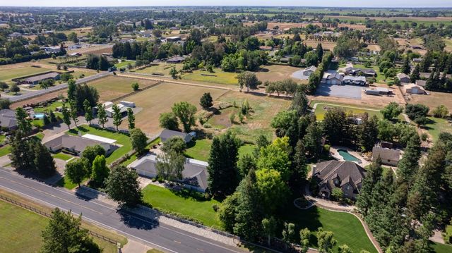 2738 Stony Creek Cir, Acampo, CA 95220