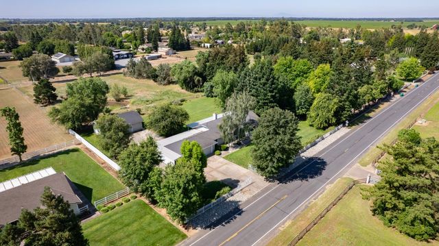 2738 Stony Creek Cir, Acampo, CA 95220