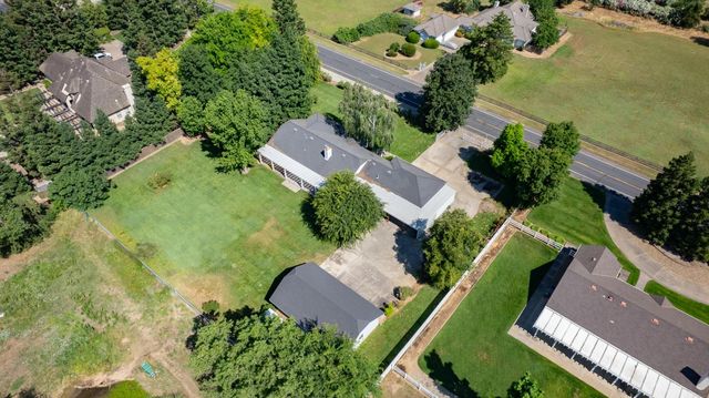 2738 Stony Creek Cir, Acampo, CA 95220