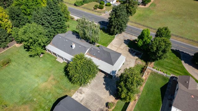 2738 Stony Creek Cir, Acampo, CA 95220
