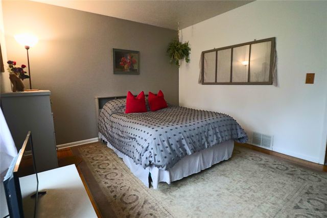 506 12th Avenue NW, Altoona, IA 50009