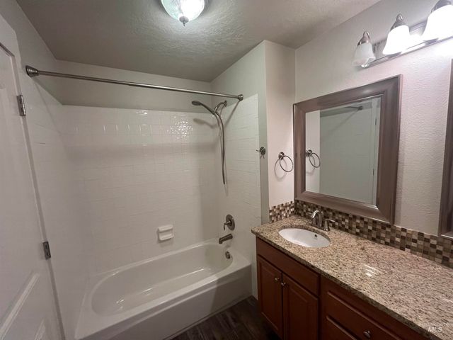 3001 Shamrock Ave, Nampa, ID 83686