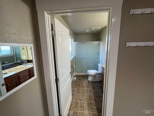 3001 Shamrock Ave, Nampa, ID 83686