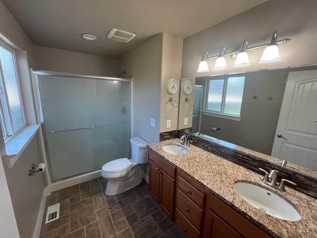 3001 Shamrock Ave, Nampa, ID 83686