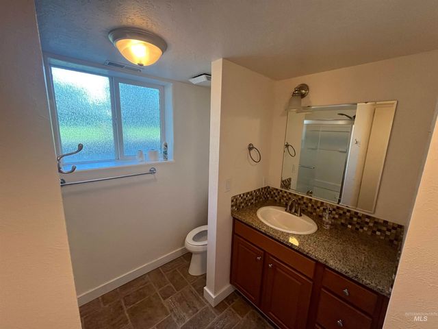 3001 Shamrock Ave, Nampa, ID 83686
