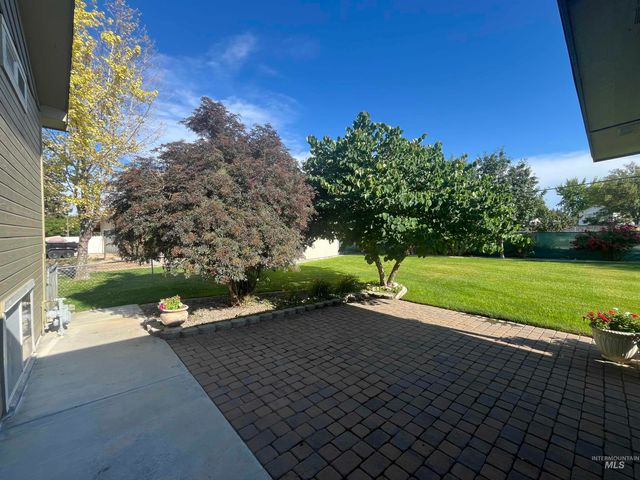 3001 Shamrock Ave, Nampa, ID 83686