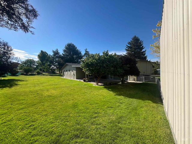 3001 Shamrock Ave, Nampa, ID 83686