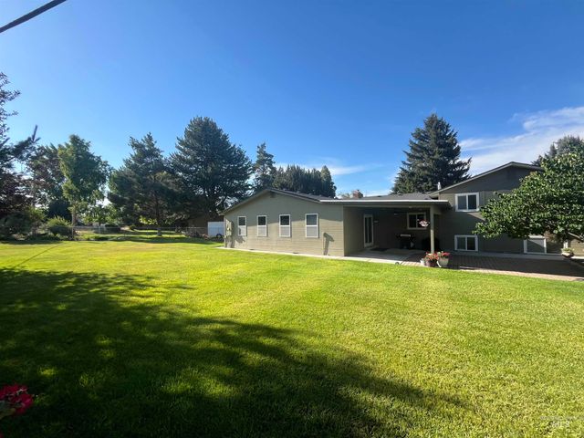 3001 Shamrock Ave, Nampa, ID 83686