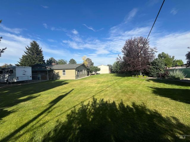 3001 Shamrock Ave, Nampa, ID 83686