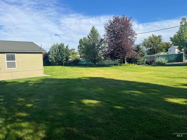 3001 Shamrock Ave, Nampa, ID 83686