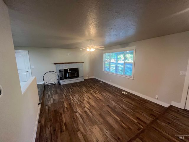 3001 Shamrock Ave, Nampa, ID 83686