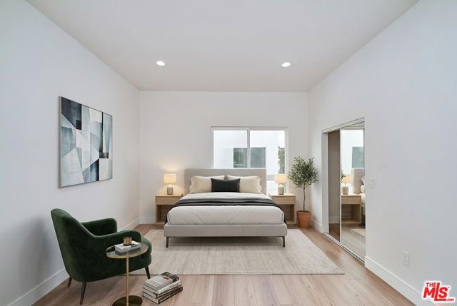 1108 Queen Anne Place, Los Angeles, CA 90019