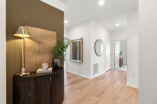 320 Martins Landing 401, North Reading, MA 01864