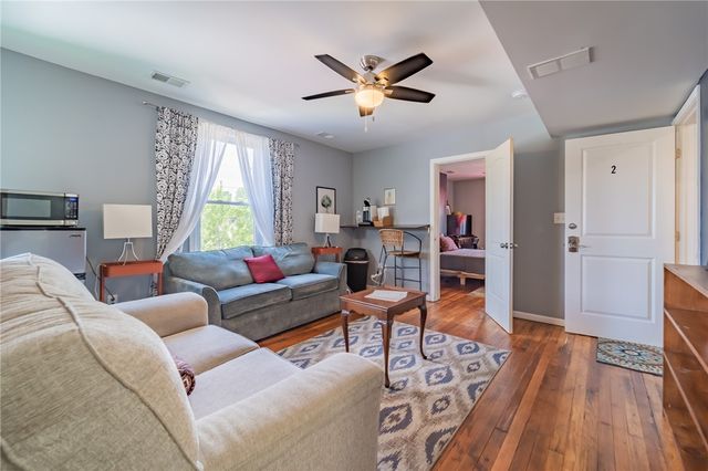 102 Secane Ave, Mt Washington, PA 15211