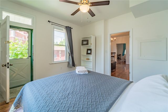 102 Secane Ave, Mt Washington, PA 15211