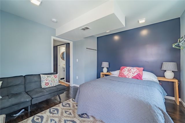 102 Secane Ave, Mt Washington, PA 15211