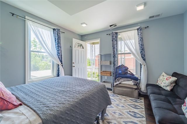 102 Secane Ave, Mt Washington, PA 15211