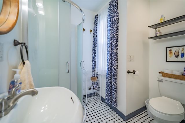 102 Secane Ave, Mt Washington, PA 15211