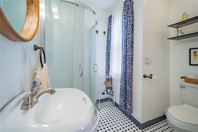 102 Secane Ave, Mt Washington, PA 15211