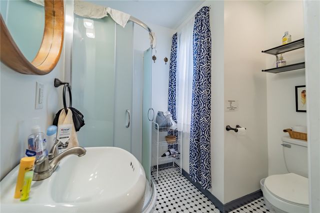 102 Secane Ave, Mt Washington, PA 15211