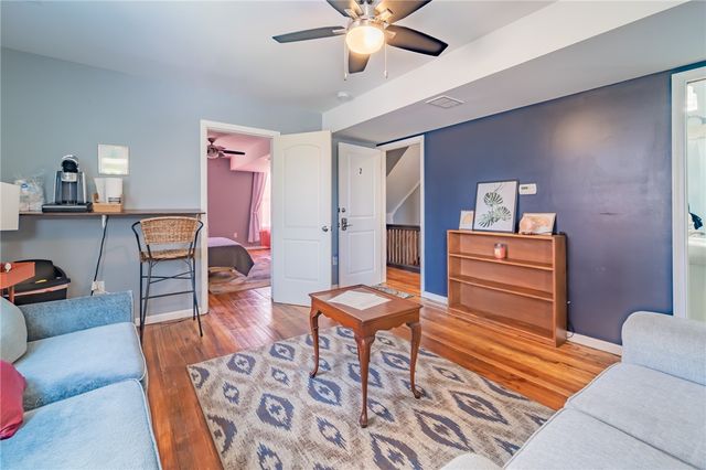 102 Secane Ave, Mt Washington, PA 15211