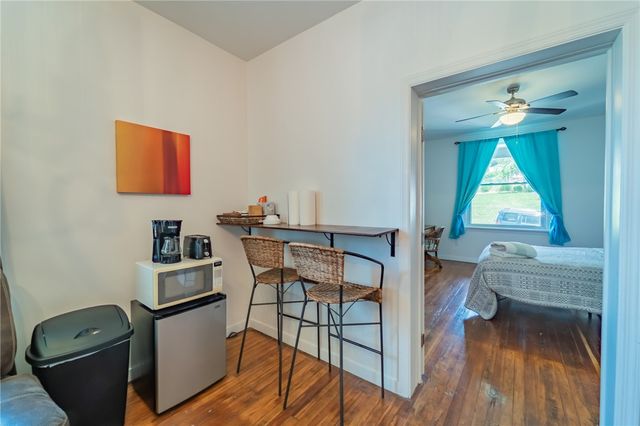 102 Secane Ave, Mt Washington, PA 15211