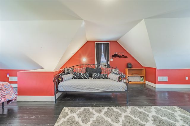 102 Secane Ave, Mt Washington, PA 15211