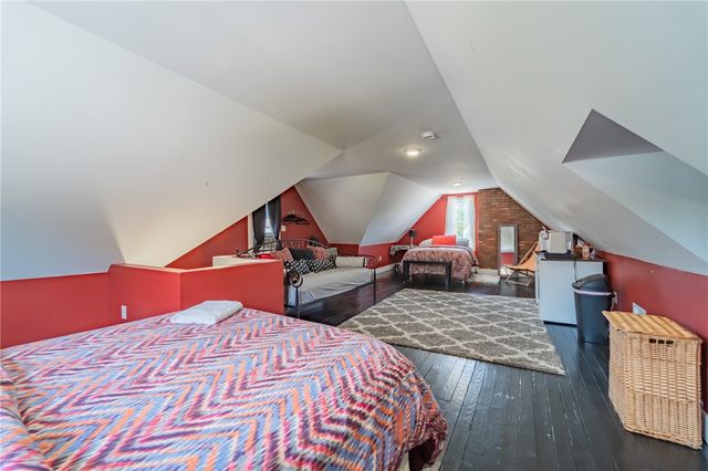 102 Secane Ave, Mt Washington, PA 15211