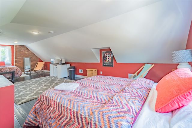 102 Secane Ave, Mt Washington, PA 15211