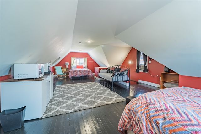 102 Secane Ave, Mt Washington, PA 15211