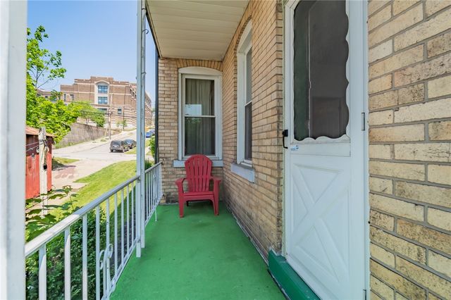 102 Secane Ave, Mt Washington, PA 15211