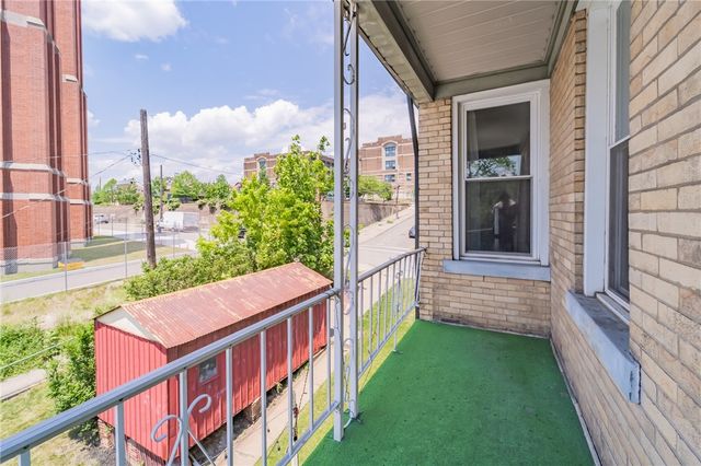 102 Secane Ave, Mt Washington, PA 15211