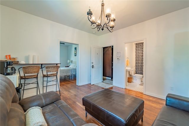 102 Secane Ave, Mt Washington, PA 15211