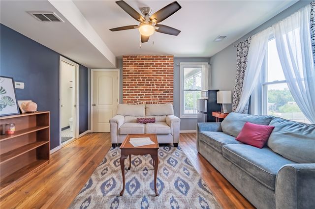 102 Secane Ave, Mt Washington, PA 15211