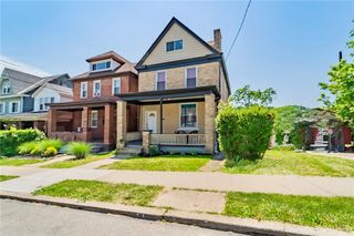 102 Secane Ave, Mt Washington, PA 15211