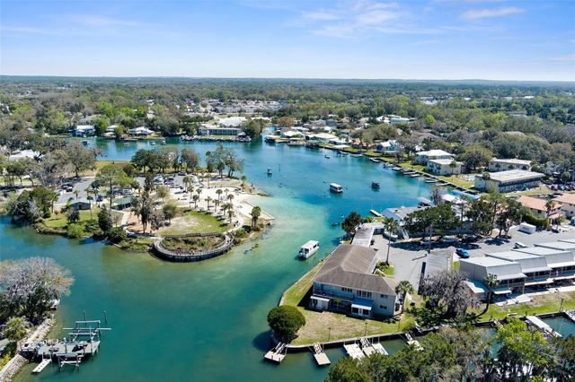 30 SE VALARE LANE 102B, Crystal River, FL 34429