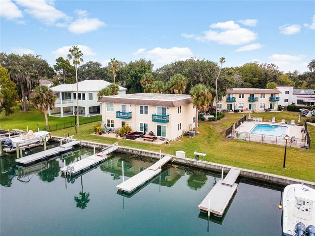 30 SE VALARE LANE 102B, Crystal River, FL 34429