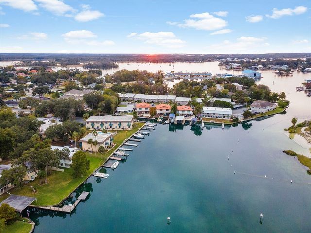 30 SE VALARE LANE 102B, Crystal River, FL 34429