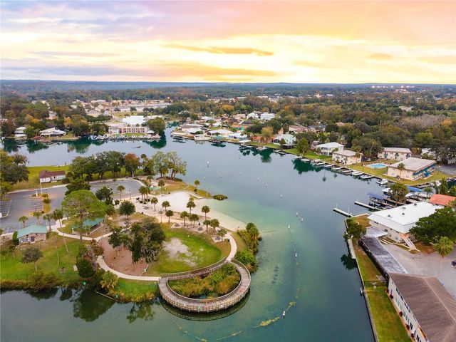 30 SE VALARE LANE 102B, Crystal River, FL 34429